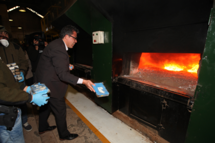 Почти 400 килограммов «посольского кокаина» сожгли в крематории #Мир #Новости #Сегодня