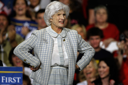 106-летняя мать Маккейна собралась на похороны сына #Мир #Новости #Сегодня