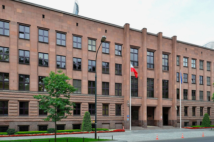 Польша уволила из МИД выпускников МГИМО #Мир #Новости #Сегодня