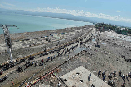 Число жертв землетрясения и цунами в Индонезии за сутки выросло вдвое #Мир #Новости #Сегодня