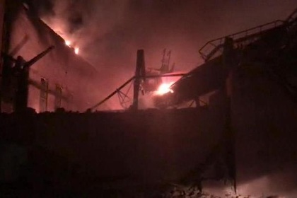 Пожарных эвакуировали с горящего завода «Электроцинк» из-за угрозы взрыва #Россия #Новости #Сегодня