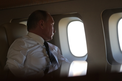 Песков рассказал о занятиях Путина во время долгих перелетов #Россия #Новости #Сегодня