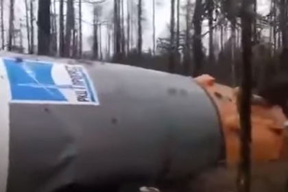 Российские охотники стали свидетелями падения фрагмента ракеты в лесу #Наука #Техника #Новости