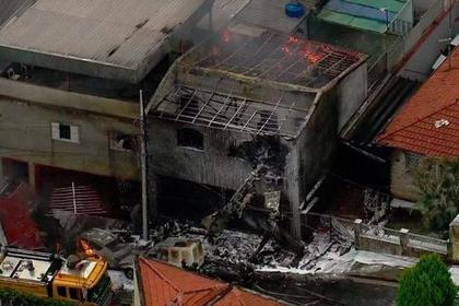 В Бразилии самолет упал на жилые дома #Мир #Новости #Сегодня