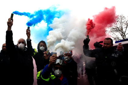 Протестующие во Франции захотели багета и зрелищ #Мир #Новости #Сегодня