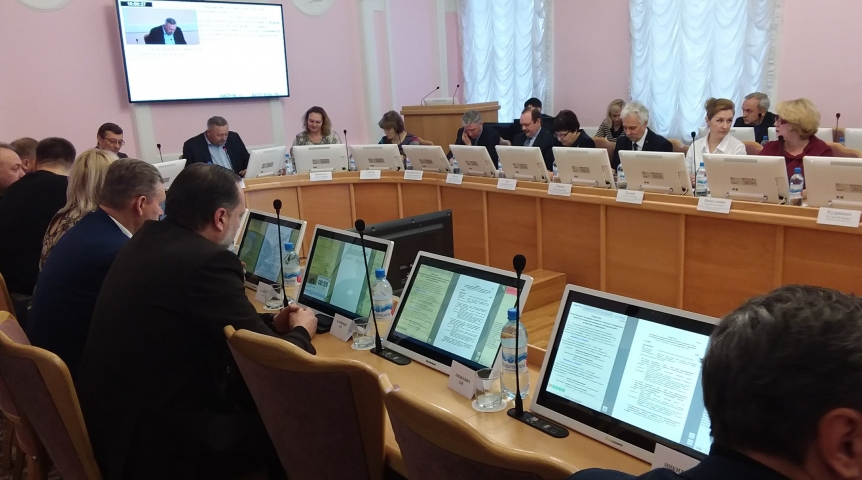 Депутаты нашли способы ускорить строительство новых сетей «ОмскВодоканала» и «Омскэлектро» #Политика #Омск