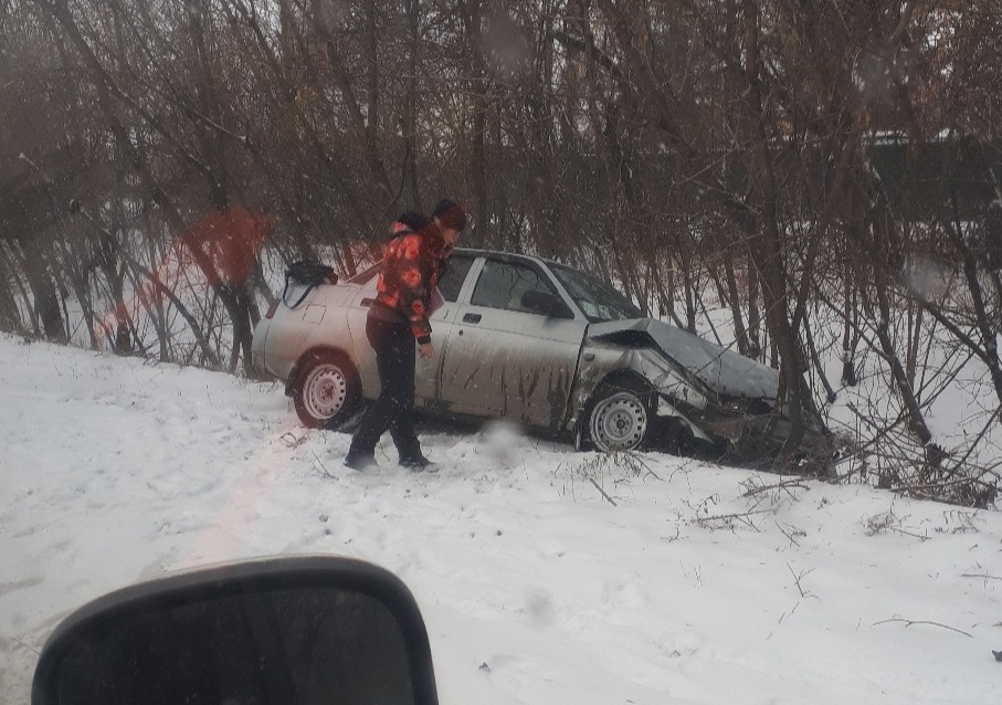 Из-за непогоды в Омске машины разбиваются одна за другой #Омск #Происшествия