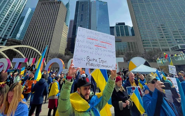 "Действий, а не слов!": в Торонто поддержали Украину