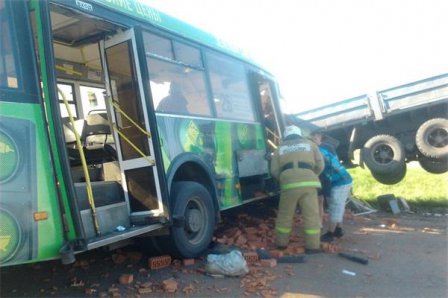16 жертв в результате аварии с участием пассажирского транспорта
