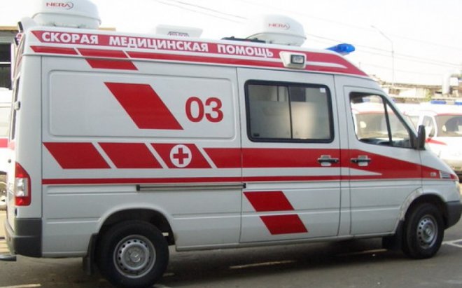 В Омске двое маленьких детей упали с 3 этажа.