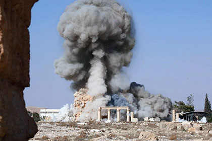 Боевики ИГ уничтожили три погребальные башни в Пальмире
