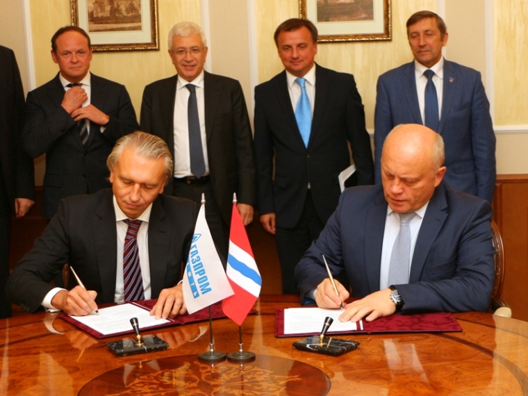 Правительство Омской области и «Газпром нефть» подписали соглашение о строительстве завода катализаторов