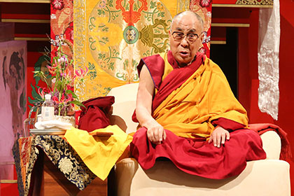 Китайские власти предостерегли тибетцев от поддержки Далай-ламы