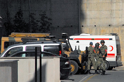 В результате взрыва на востоке Турции погибли 12 полицейских