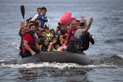 Французского почетного консула в Турции отстранили за продажу лодок мигрантам