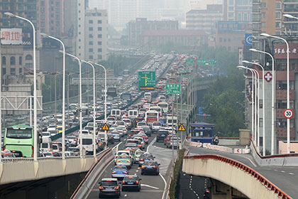 Китай обяжет автопроизводителей сократить выбросы вредных газов