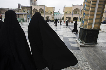 Двух иранок оштрафовали за неправильный хиджаб