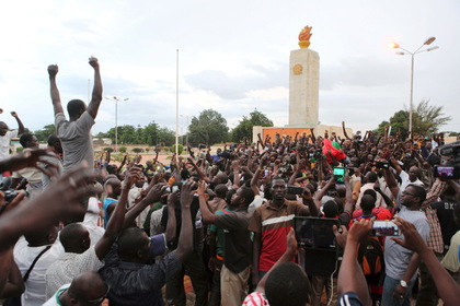 В Буркина-Фасо гвардия взяла в заложники президента и министров
