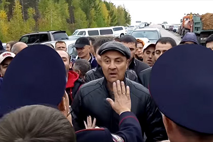В Иркутской области активисты пресекли несанкционированный автопробег КПРФ