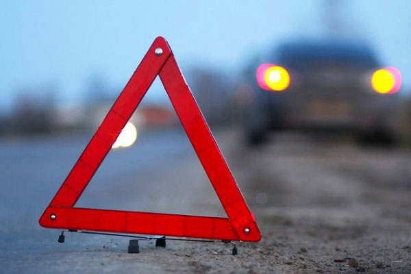 На трассе Тюмень-Омск Hyundai влетел в фуру – пострадали трое