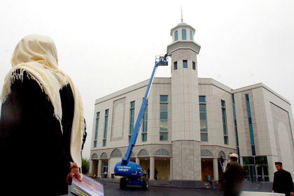 В пригороде Лондона загорелась крупнейшая мечеть Западной Европы