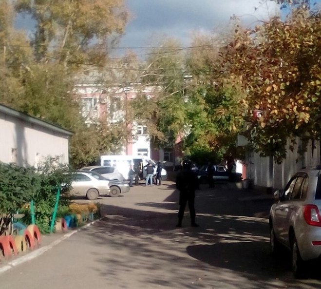 Омич открыл стрельбу по прохожим, а потом застрелился сам Омич открыл стрельбу по прохожим, а потом застрелился сам