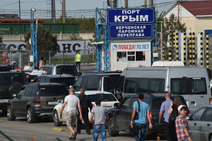 Медведев расширил список автобусных маршрутов между Кубанью и Крымом