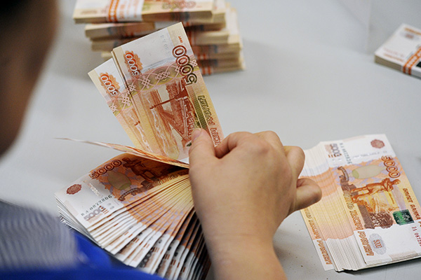 Наполнить российскую казну помогут пенсионеры, нефтяники и печатный станок : Госэкономика: Финансы: