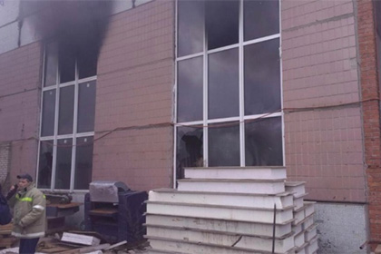 Четыре человека погибли при пожаре на заводе в Электростали