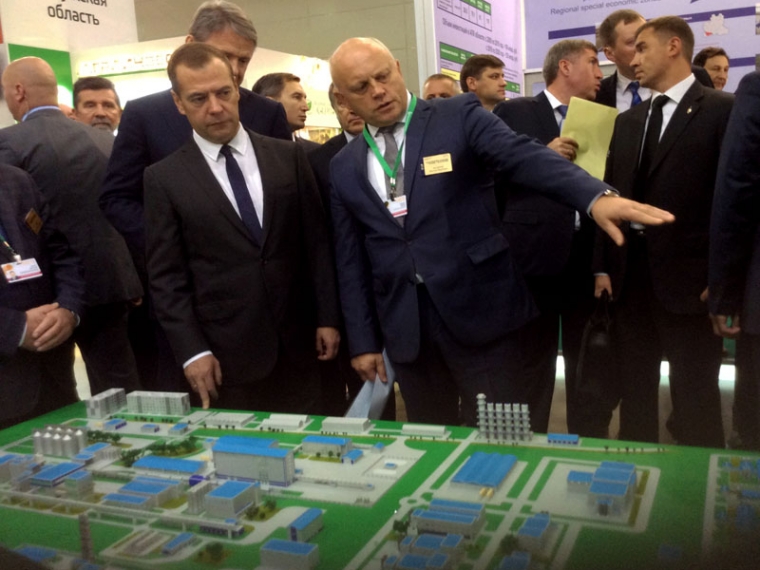 Виктор Назаров представил Дмитрию Медведеву инвестиционные аграрные проекты Омской области Виктор Назаров представил Дмитрию Медведеву инвестиционные аграрные проекты Омской области