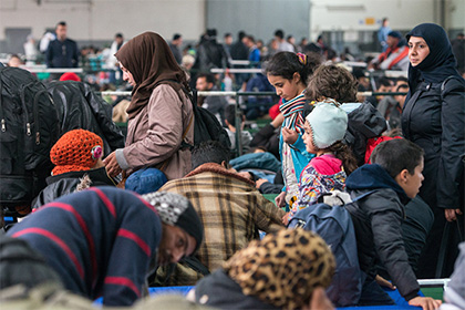 Власти Баварии пригрозили федеральному правительству судом из-за беженцев