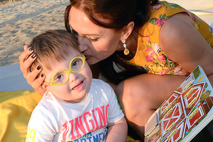 Эвелина Бледанс с мужем запустили портал для обучения детей с синдромом Дауна
