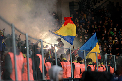 Федерация футбола Молдавии извинилась за поведение фанатов на матче с Россией