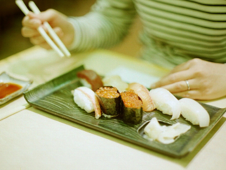 Роспотребнадзор не рекомендовал сибирякам есть суши