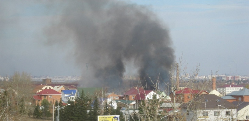 Пожар на Мехзаводе в Омске оказался горящим камышом
