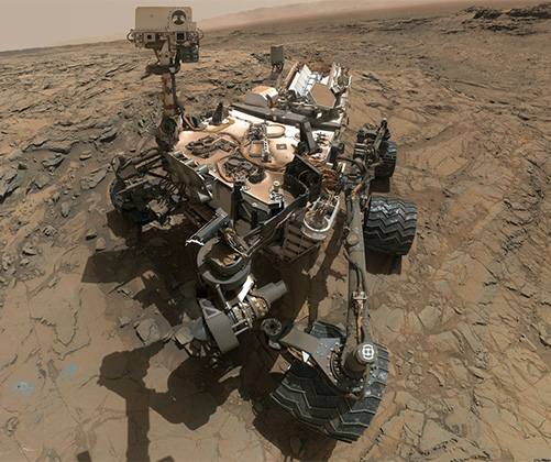Марсоход Curiosity сделал послебуровое селфи