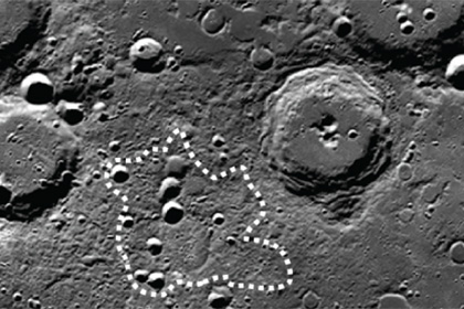 На южном полюсе Луны обнаружили огромный вулканический курган