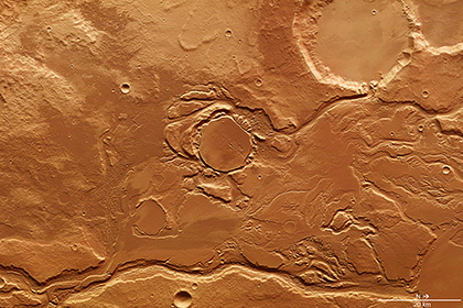 Европейская станция Mars Express показала снимки древней речной долины Мангала