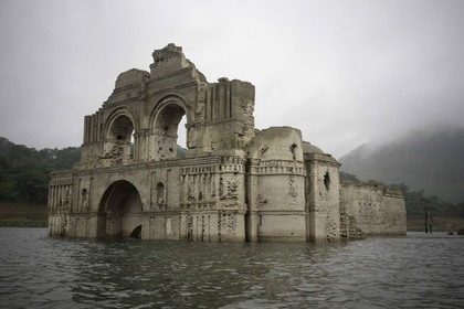 В Мексике всплыл 400-летний затопленный храм
