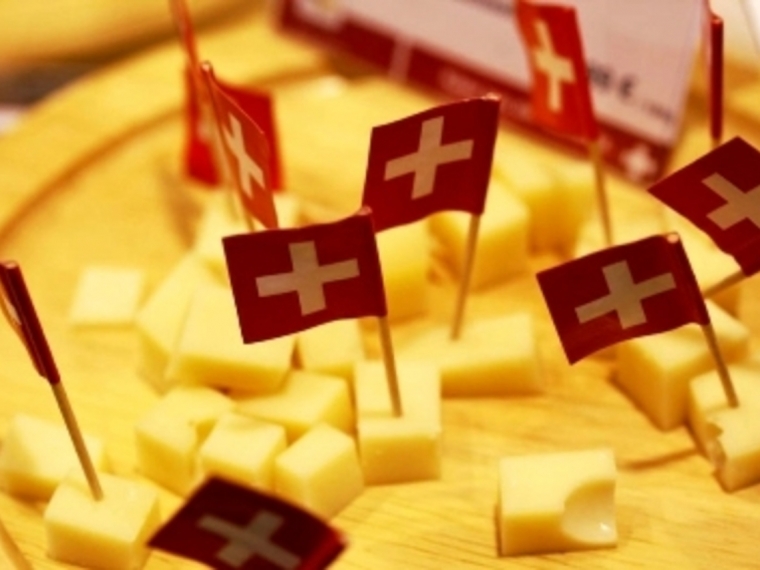 В омских магазинах вновь появятся сыры из Швейцарии