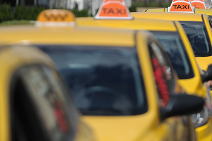 Владелец таксопарка в Новосибирске избил 91-летнего ветерана за забывчивость