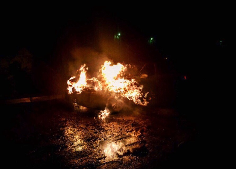«Горела удивительно аккуратно»: в Омске ночью вспыхнула свеженькая ВMW (фото)