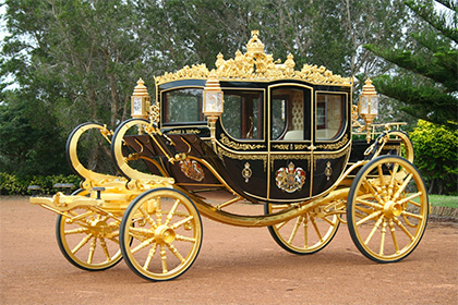 Китаец создал копию кареты Елизаветы II за 14 тысяч долларов