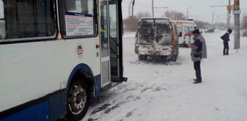 В Омске автобус врезался в пассажирскую «Газель» В Омске автобус врезался в пассажирскую «Газель»