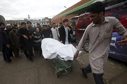 В Афганистане 12 школьниц погибли в давке после землетрясения