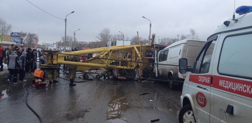 Родственники погибших от падения башенного крана в Омске получат по 2 млн рублей