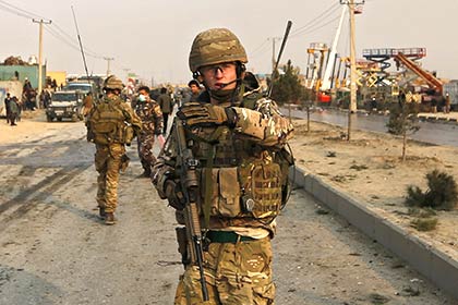 Британия на год продлила военную миссию в Афганистане