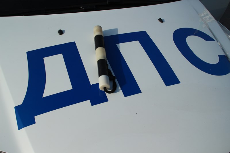 В Омске пассажир «лексуса» напал на сотрудника ДПС: его усмирили газом #Омск #Общество #Сегодня