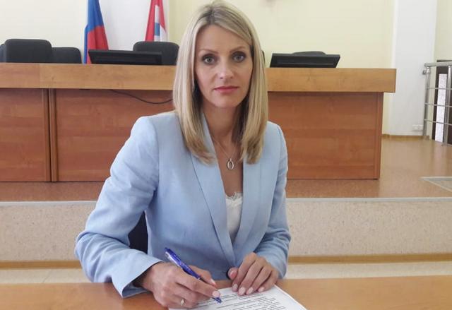В Омске ушла в отставку эффектная чиновница Минимущества #Новости #Общество #Омск