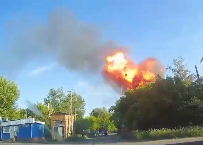 При пожаре в отдаленном микрорайоне Омска пострадали 4 человека #Новости #Общество #Омск